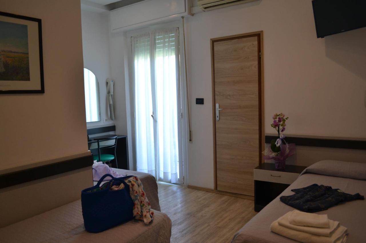 Hotel Tre Stelle 리미니 외부 사진