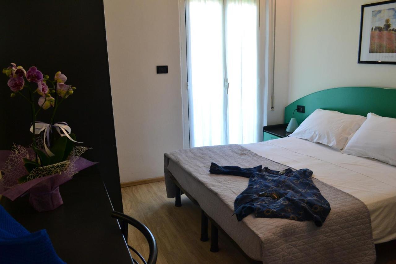 Hotel Tre Stelle 리미니 외부 사진