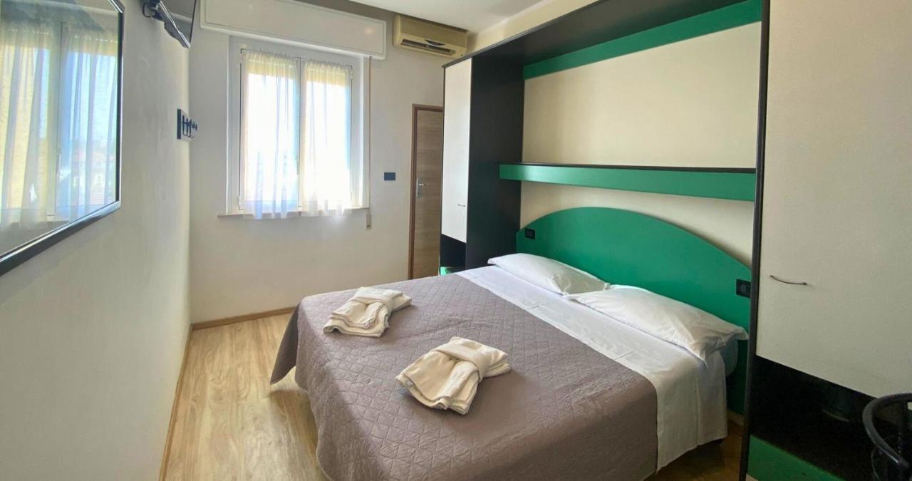 Hotel Tre Stelle 리미니 외부 사진