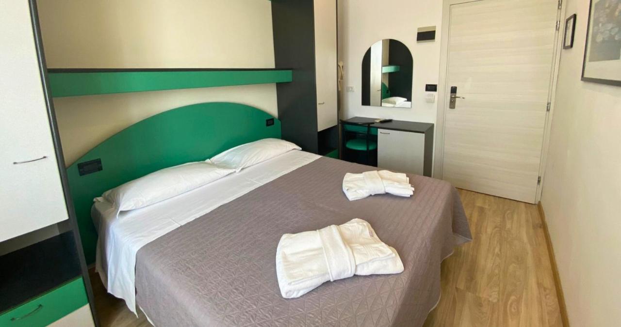 Hotel Tre Stelle 리미니 외부 사진