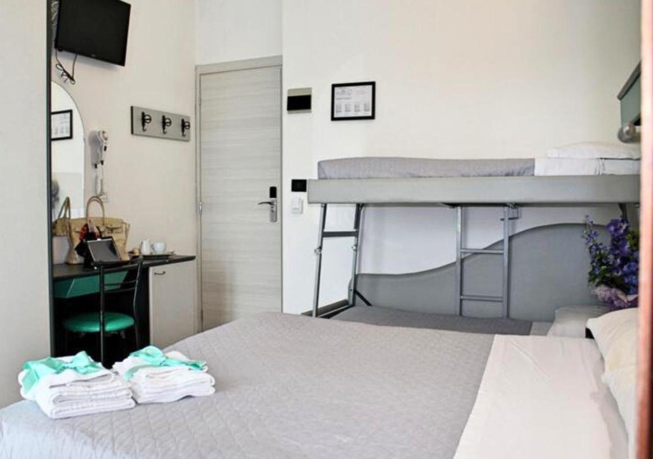 Hotel Tre Stelle 리미니 외부 사진