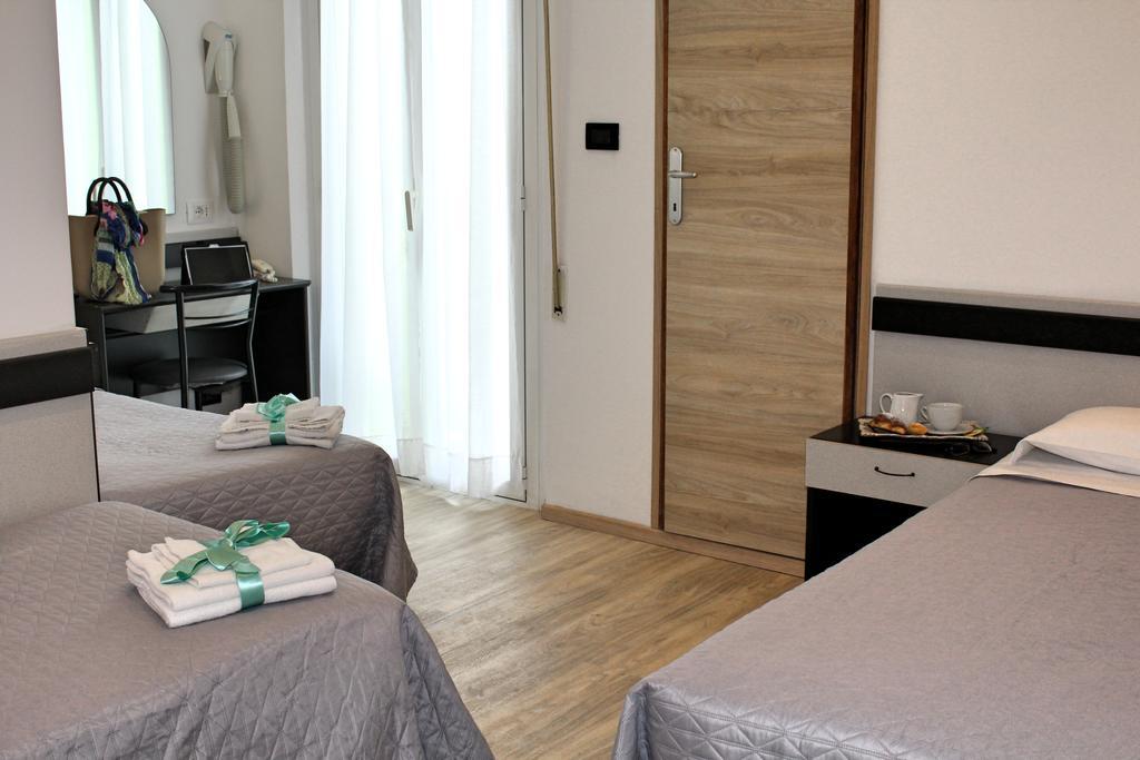 Hotel Tre Stelle 리미니 외부 사진